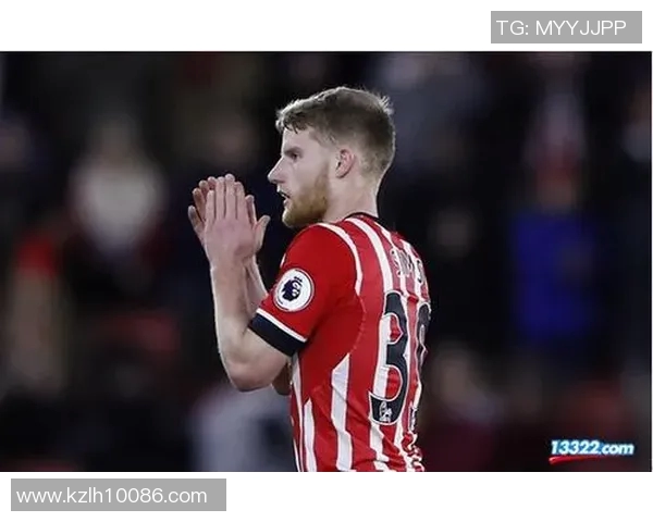 哈维西蒙斯的崛起之路：从青训小将到足球新星的精彩旅程