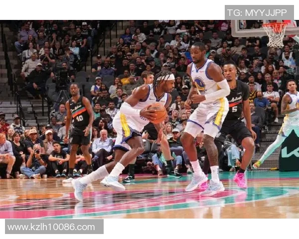 库里单场狂砍44分引领勇士战胜马刺展现超级巨星风范